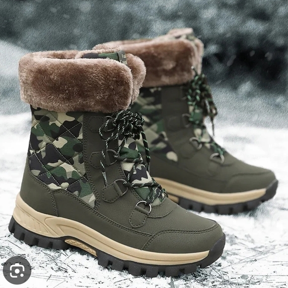 Fur-Lined Camouflage Winter Boots for Women - Picture 1 of 5